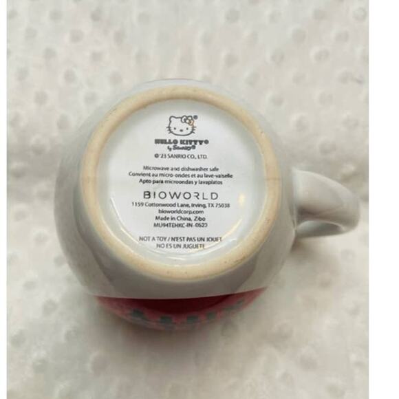 Hello Kitty I Love Apples 18oz Barrel Shaped Large 18oz Ceramic Coffee Mug-NEW - Picture 6 of 6